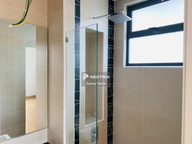 Stunning designer studio | heart of mt austin | move in ready