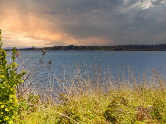 STUNNING ESTUARY FRONTAGE RETREAT