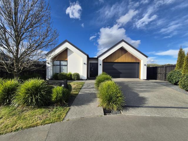 Stunning Executive Home in Sought After Quarry Views 15 Quarters Place, Halswell