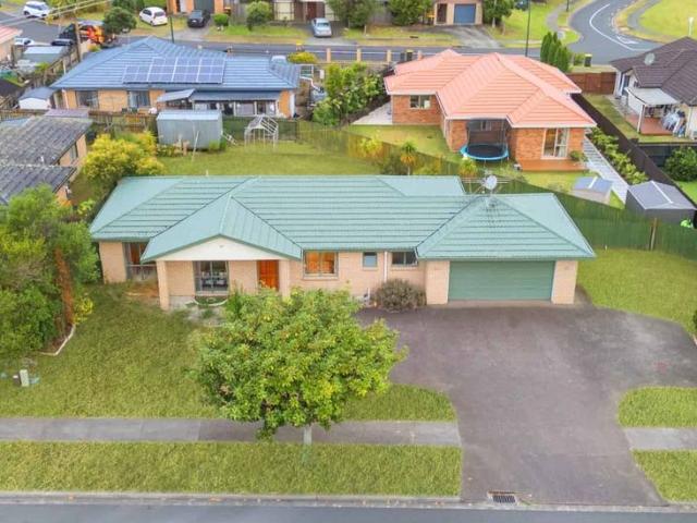 Stunning Family Home with Double Garage & Outdoor Space in Flat Bush