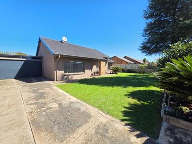 stunning family home with flatlet &.