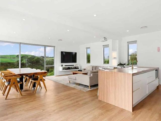 Stunning Family Retreat Sauna, Pool and more