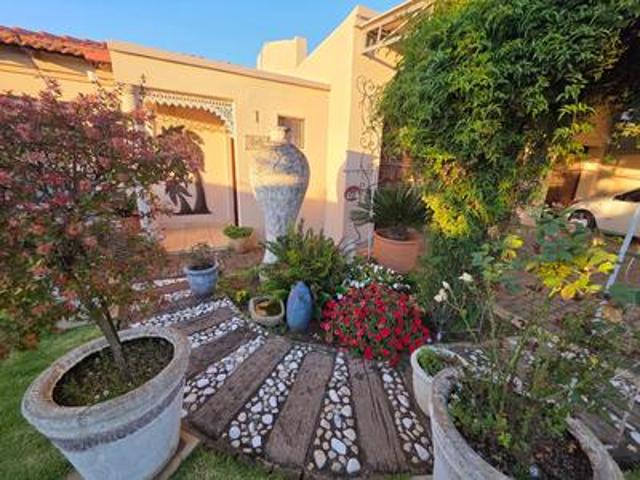 stunning family townhouse with full.