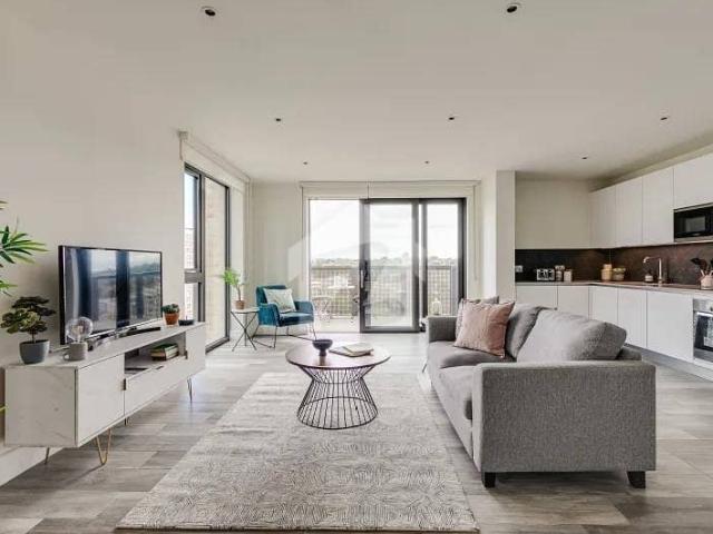 Stunning Flat Is Available For Sale In Emaar Pearl Towers