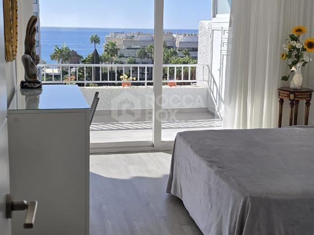 Stunning Front Line Beach Apartment with Panoramic Sea Views