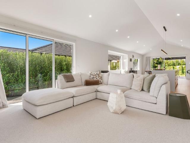 Stunning Fully Furnished 3 Bedroom Home in Sought After Quail Ridge, Ohauiti