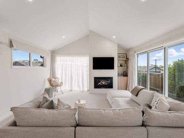 Stunning Fully Furnished 3 Bedroom Home in Sought After Quail Ridge, Ohauiti