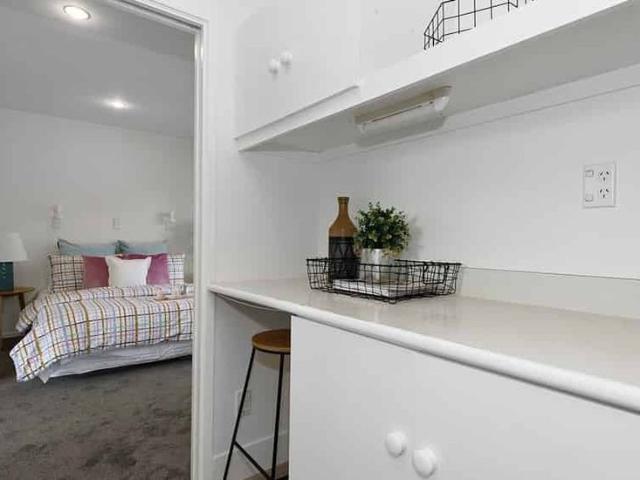 Stunning, Fully Furnished, One Bedroom in Hamilton East
