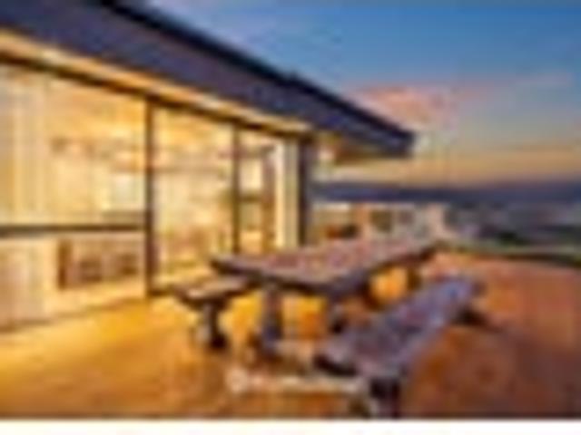 STUNNING HOME, PANORAMIC VIEWS, MUST SEE
