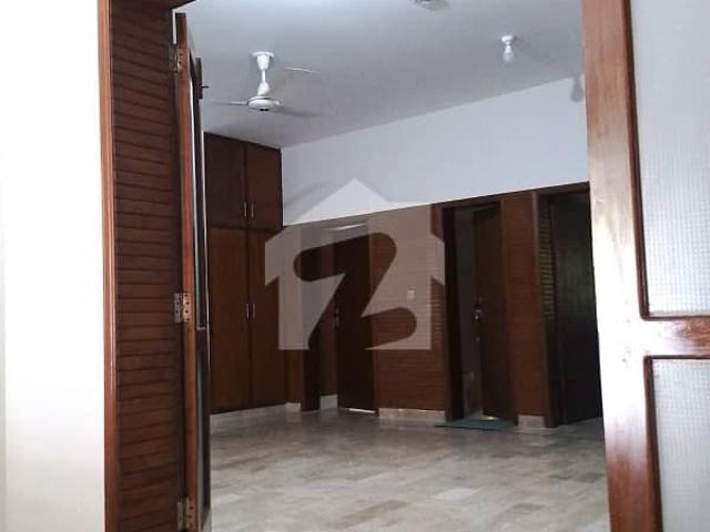 Stunning House Is Available For sale In F 11/2