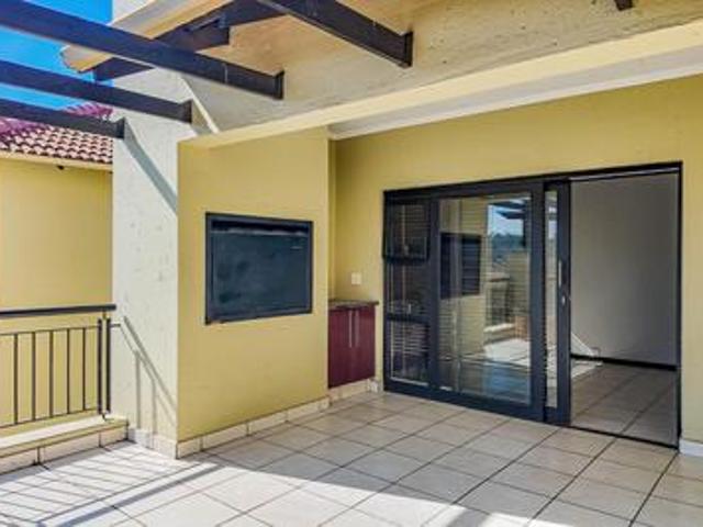 stunning loft apartment, 2 bed, 2 ba.