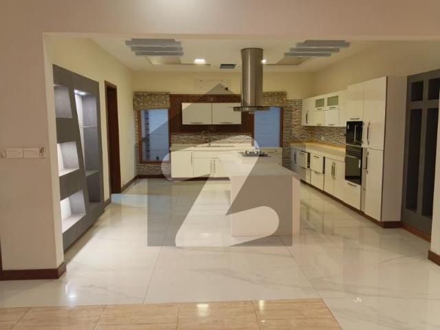 Stunning Luxury 1000 Yards Bungalow is Available For Rent DHA Phase 6