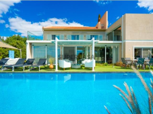 Stunning Luxury Villa with Tranquility in Estói