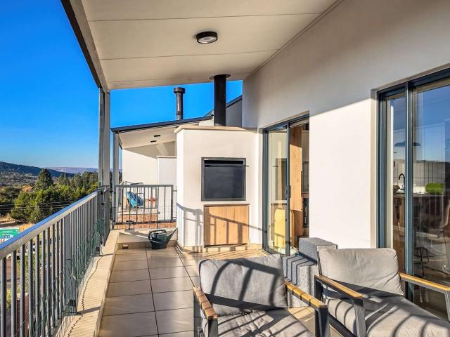 Stunning Mooikloof 3 Bedroom Penthouse Apartment