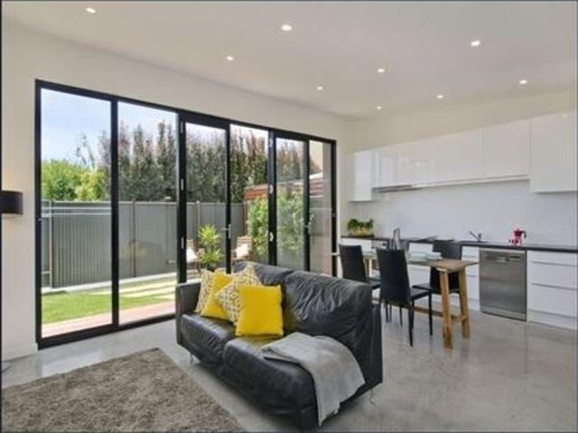 Stunning Modern Bluestone cottage provides an easy care & convenient lifestyle