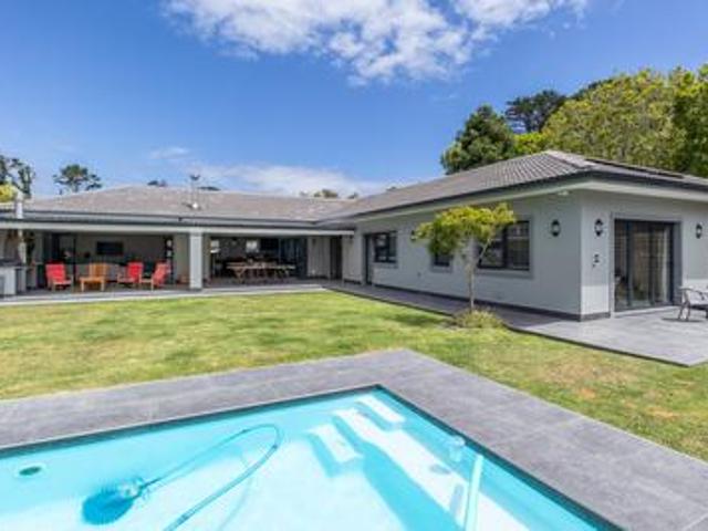 stunning modern north facing home in.