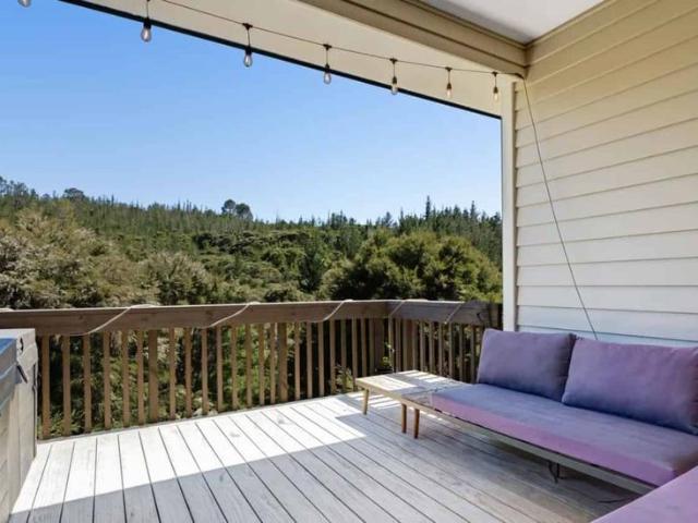 Stunning Near New Build 4 Bed Private Home