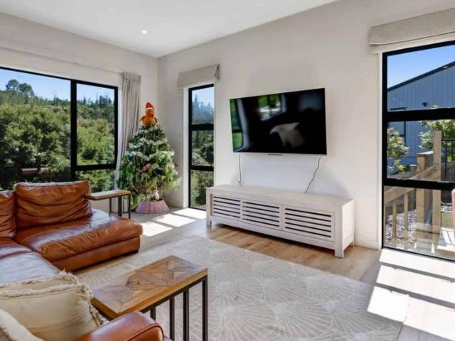 Stunning Near New Build 4 Bed Private Home