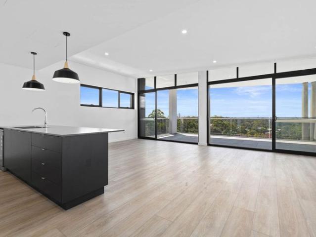 STUNNING PENTHOUSE APARTMENT