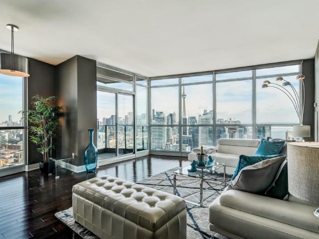 Stunning Penthouse Toronto 2 Bedrooms Amazing view
