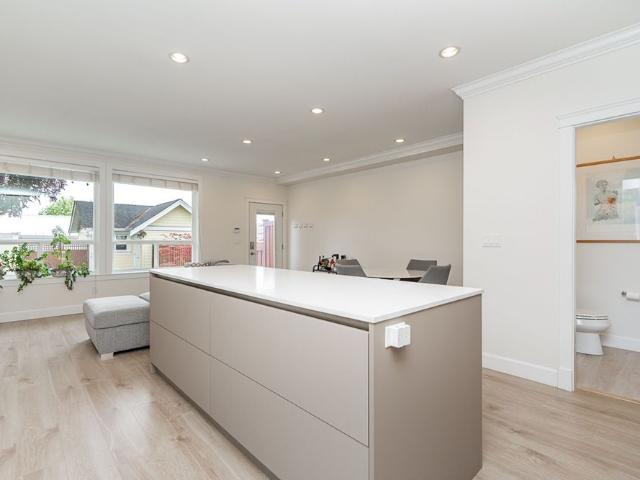 Stunning Prime Central Lonsdale 1/2 Duplex in North Vancouver