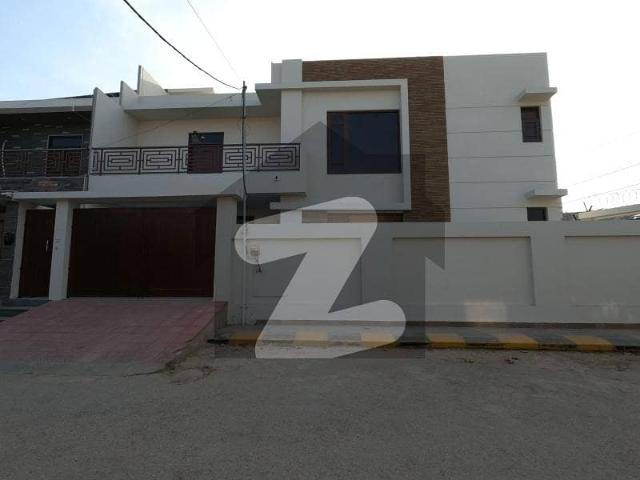 Stunning Prime Location 250 Square Yards House In Bath Island Available
