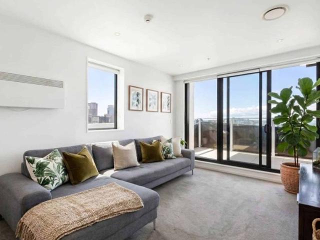 Stunning Seaview CBD living