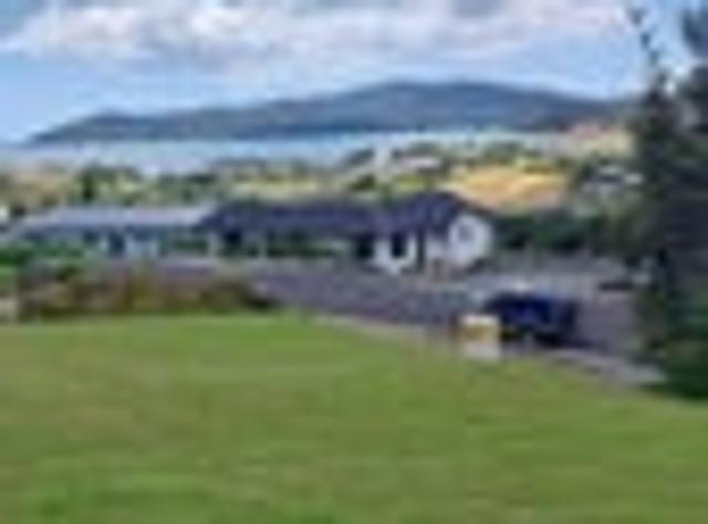 Stunning Section with Unobstructed Sea Views!