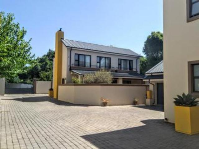 stunning & spacious modern 3 bed, 2.
