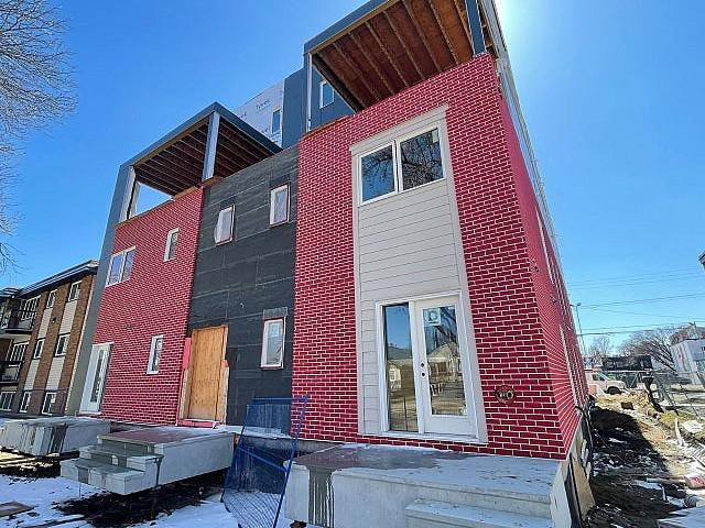 Stunning Studio Apartment Strathcona