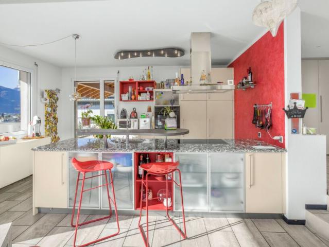 STUPENDA VILLA 6.5 LOCALI CON VISTA PANORAMICA A BELLINZONA