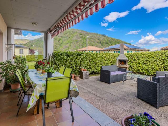 STUPENDA VILLA BIFAMILIARE 8.5 LOCALI CON GIARDINO A PURA