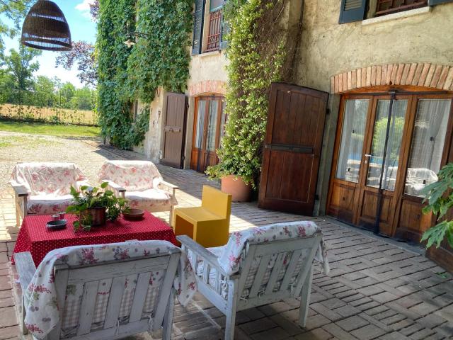 STUPENDO BILOCALE in CASCINA