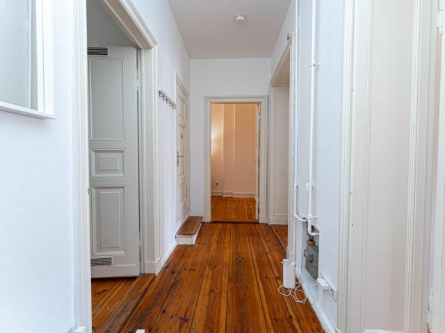 Stupendous single bedroom with a balcony, in Charlottenburg