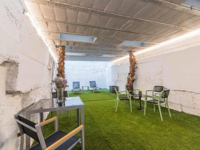 Stupendous 1 bedroom apartment with a terrace, in Sant Gervasi Galvany