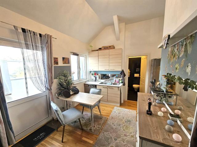 Stylische Single DG Wohnung mit Loggia MyReal Immobilien
