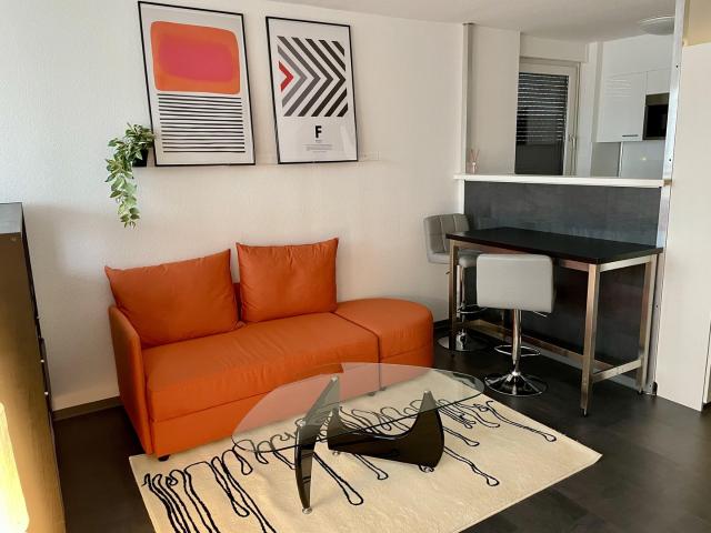 Stylische, voll ausgestattete 1 Zimmer Wohnung mit Balkonblick auf die EZB