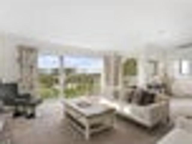 Stylish, Modern Easy Care Living