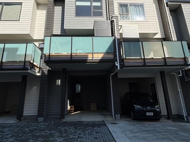 Stylish Near New Family Living in a Prime Pakuranga Location