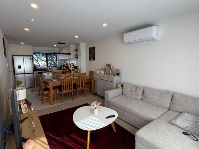 Stylish Near New Family Living in a Prime Pakuranga Location