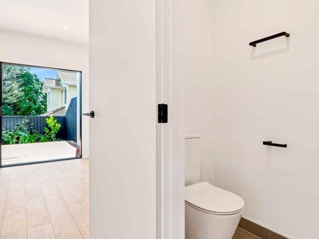 Stylish new build townhouse