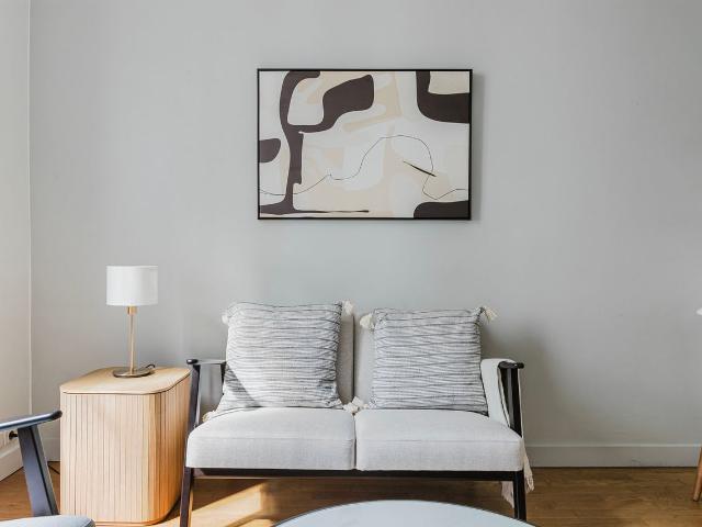 Stylish One Bedroom Retreat in Paris, Paris Amsterdam Apartments for Rent