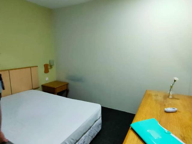 Stylish and Zero Deposit Master Room with Toilet near LRT IOI Puchong