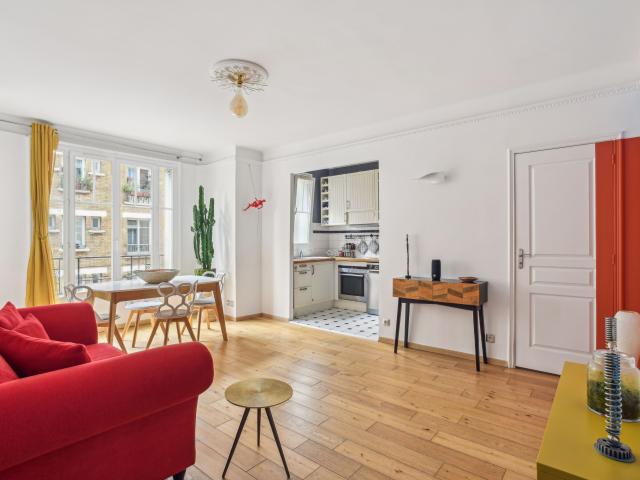 Stylish and bright 2 bedroom apartment in the 13th