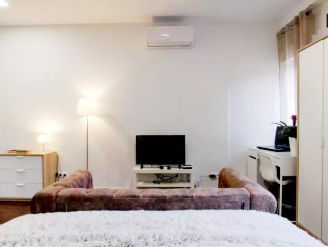 Stylish and bright studio apartment to rent in Ciudad Universitaria Bellas Vistas