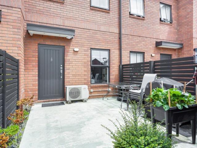 Priced to Sell! Stylish and Cozy 2 Bedroom Unit