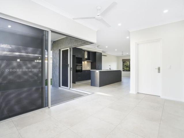 STYLISH AND MODERN FAMILY HOME!