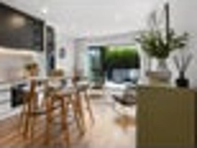 STYLISH BAYSWATER TOWNHOUSE LIVING