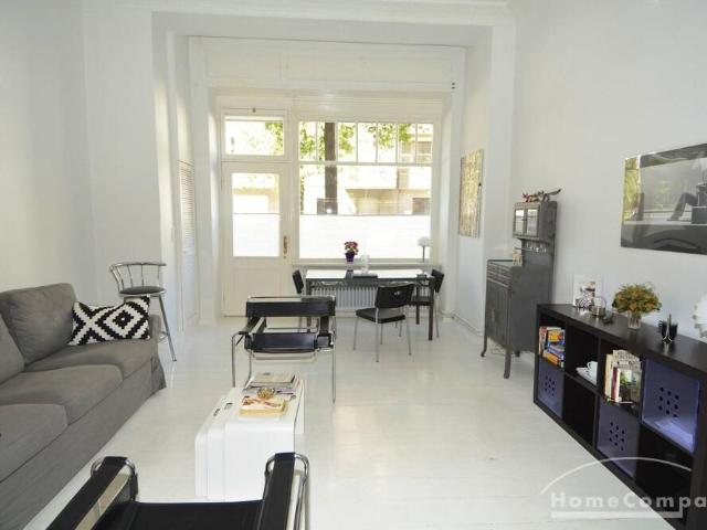 Stylish Bright 1 Bedroom Apartment in Berlin Wilmersdorf, Furnished