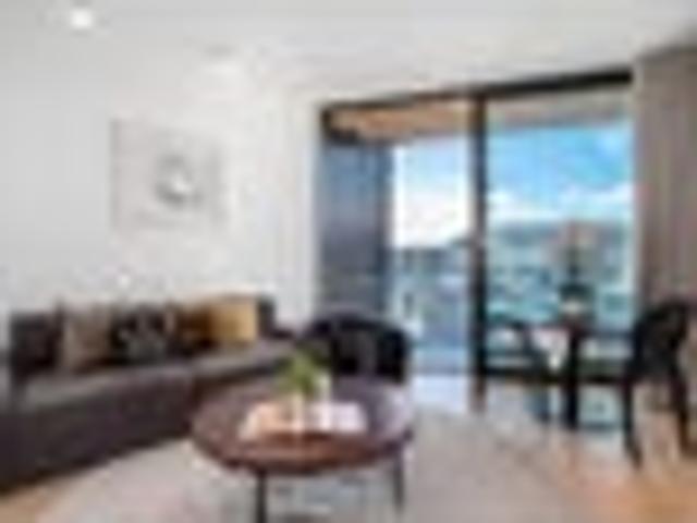 Stylish City Living with Views
